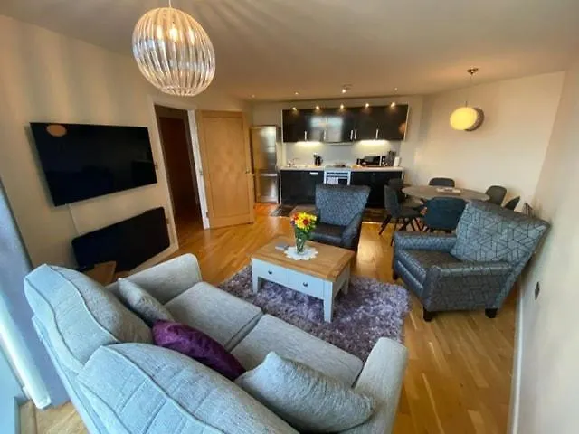 *Modern 2 Bed Apartment In The Heart Of Cardiff*