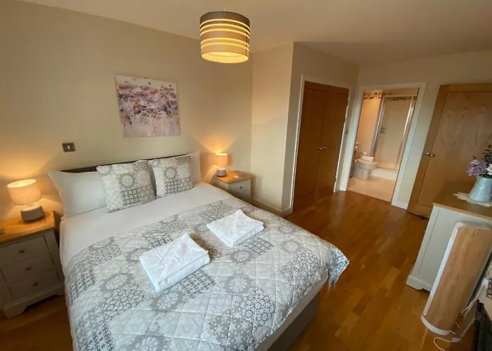 *Modern 2 Bed Apartment In The Heart Of Cardiff*