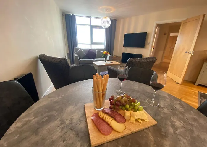 *Modern 2 Bed Apartment In The Heart Of Cardiff*