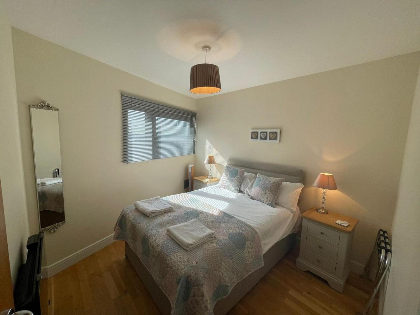 Apartment *modern 2 Bed In The Heart Of Cardiff*