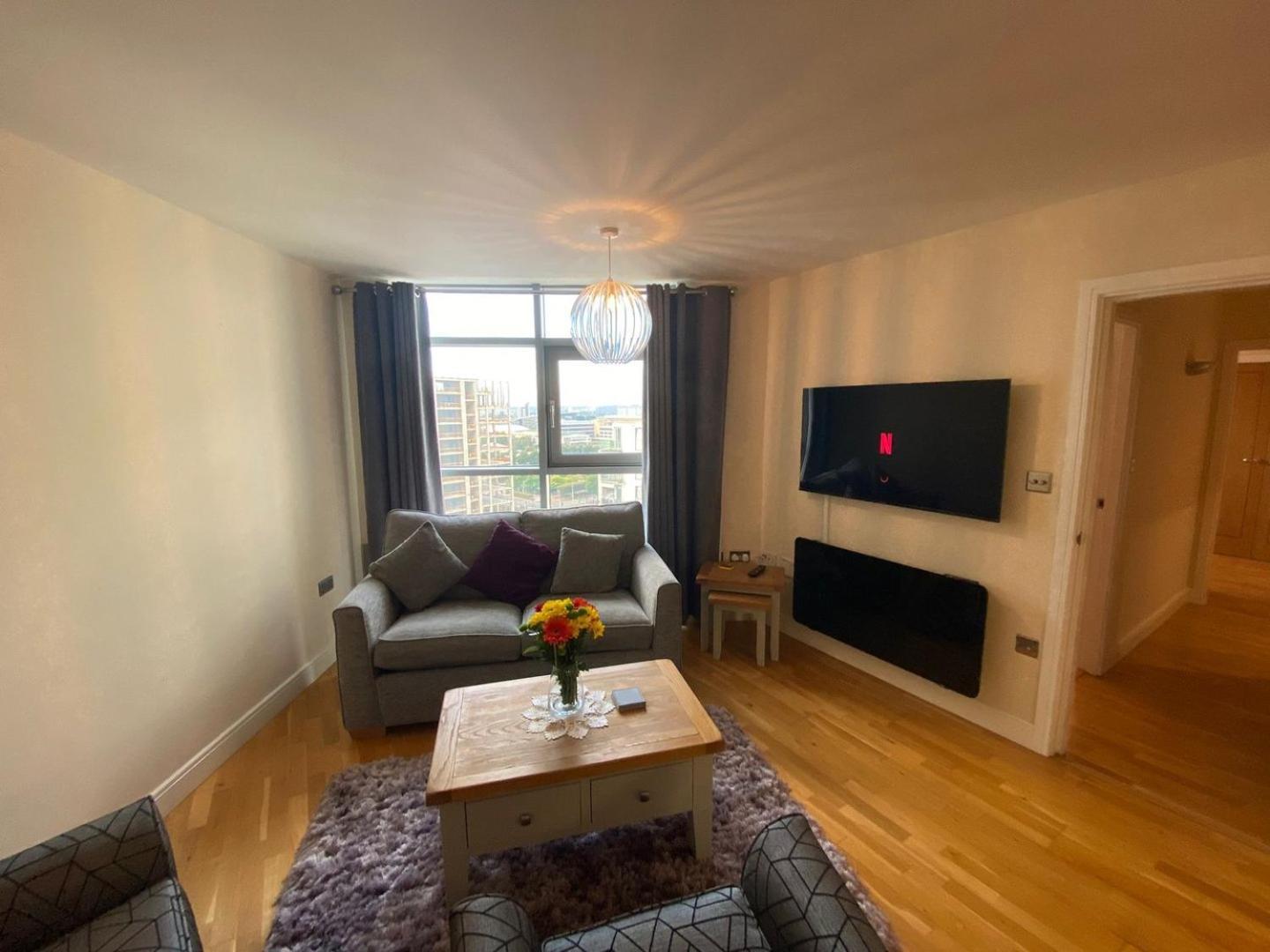 *modern 2 Bed In The Heart Of Cardiff* Apartment Cardiff