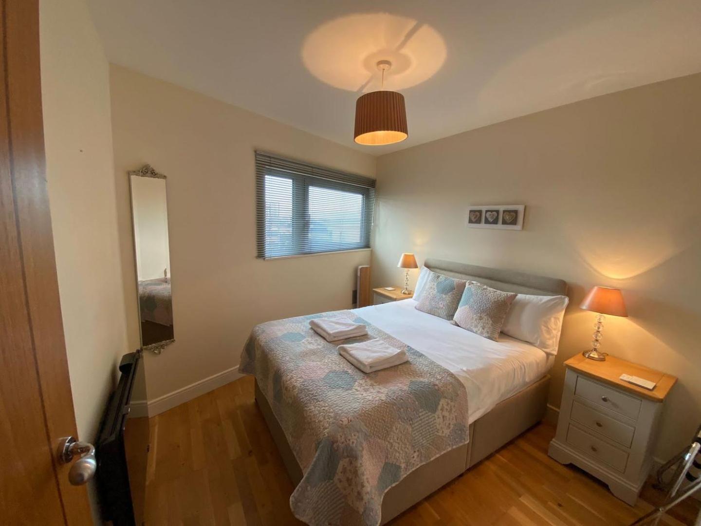 Apartment *modern 2 Bed In The Heart Of Cardiff*